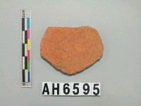 藏品(紅褐色夾砂陶片)的圖片